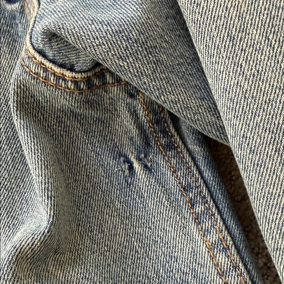 Levi's Classic Blue Denim Jacket - Picture 4 of 10